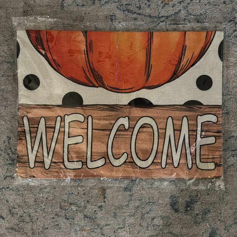 NWT- pumpkin welcome small flag. 12x18”, bow on pumpkin, black, white, orange 🎃